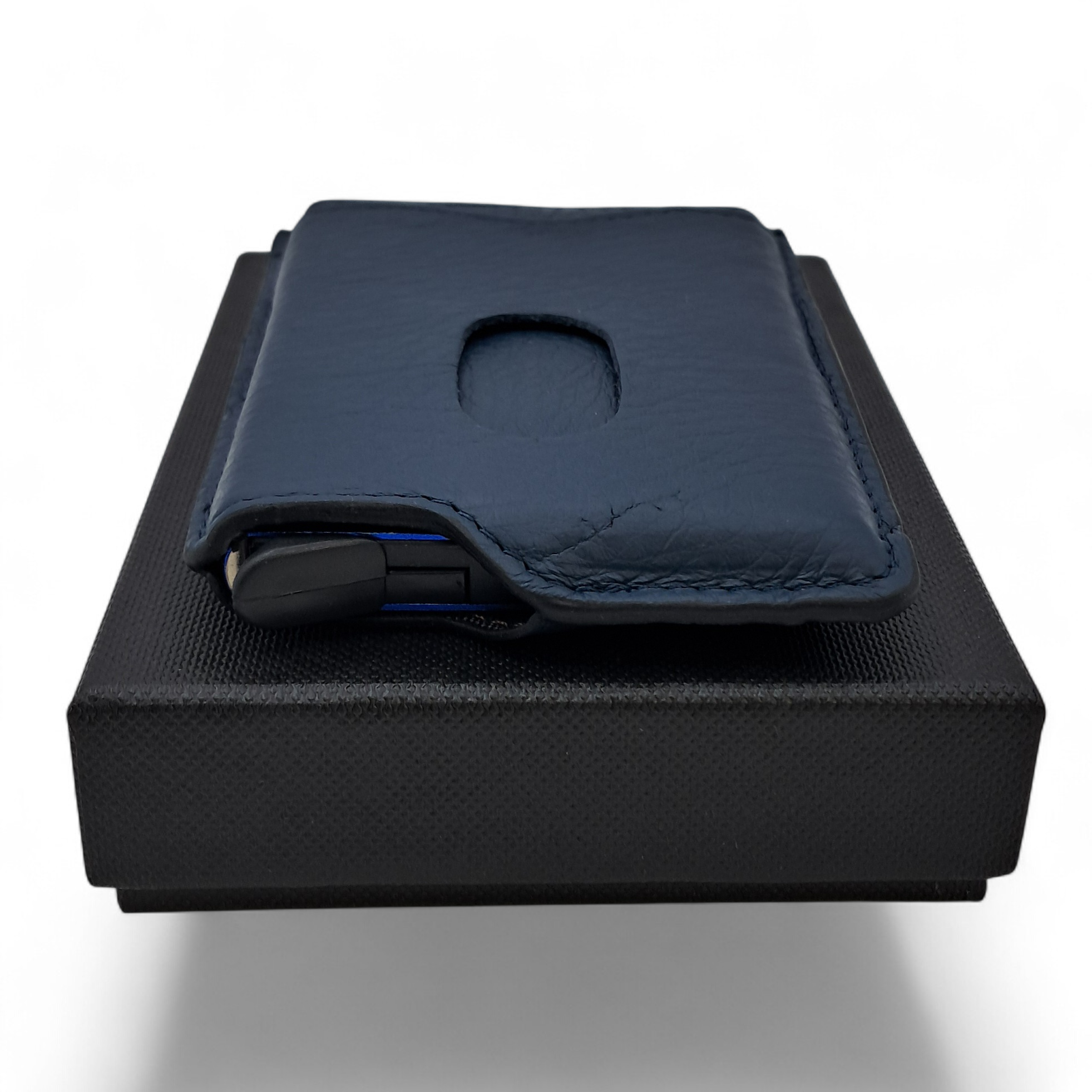 Billetera de Cuero Genuino – Estilo Tarjetero Delgado